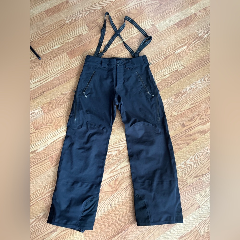 Patagonia Men’s Snow Pants Suspender / Bib-Style – Size 32 – Black